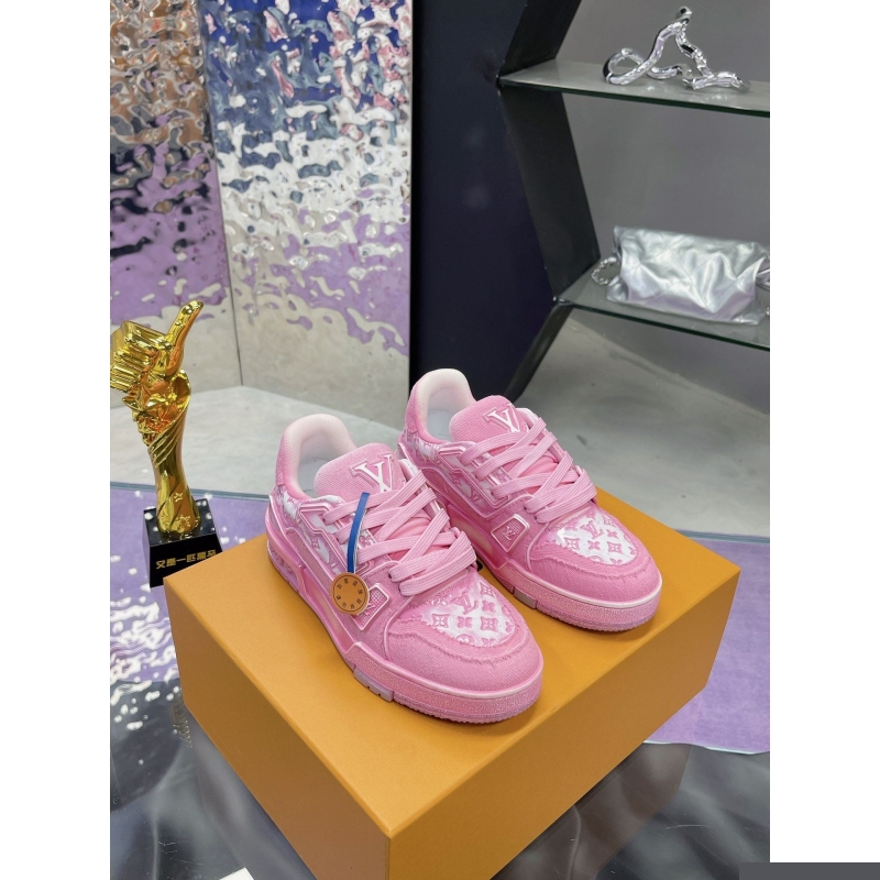 l**is V*t*n sneakers